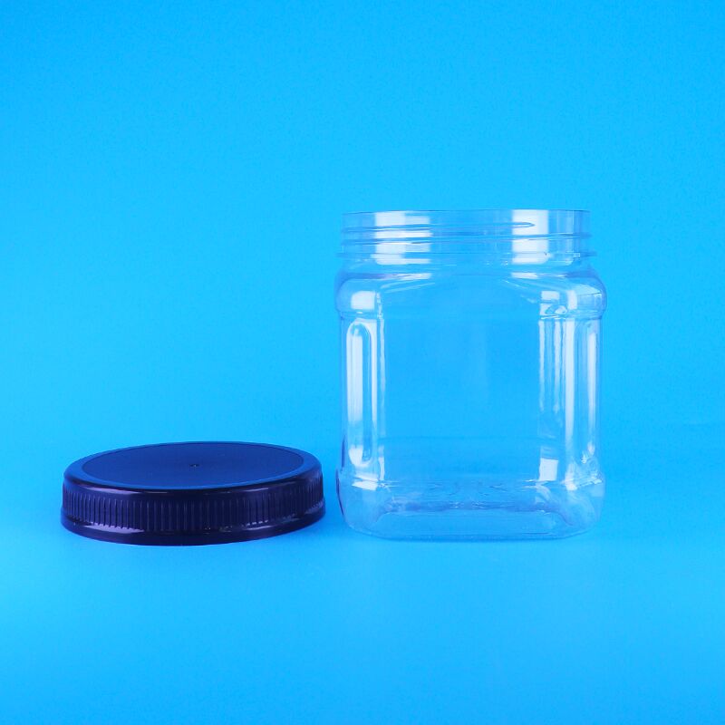 Hũ đựng bằng nhựa trong suốt hình vuông có nắp vặn không khí, dùng để đựng đồ ăn nhẹ, nho khô, đậu rộng, hạt thông